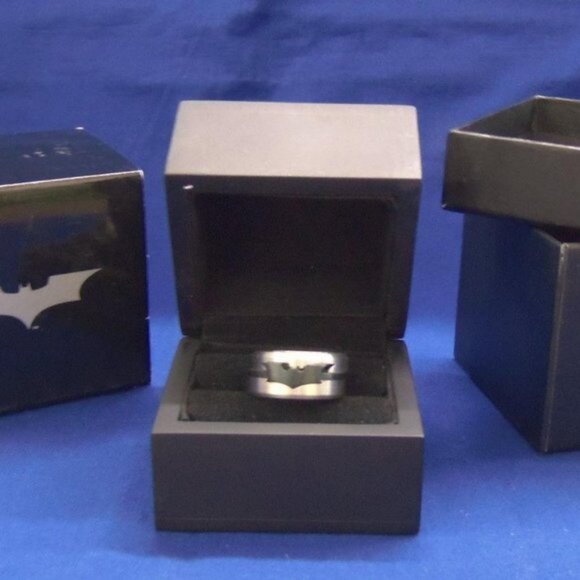 BATMAN Dark Knight Stainless Steel Puzzle Ring Size 8 - Picture 9 of 15